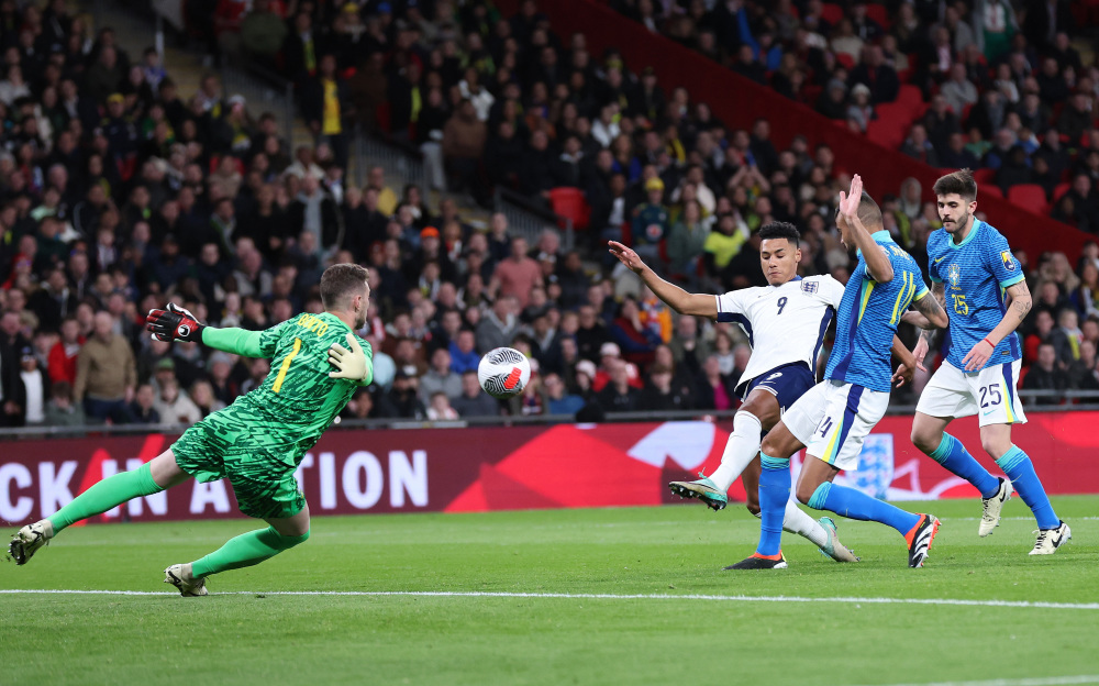 中场调度的 中场调度的