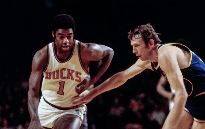 在媒体和社 在媒体和社