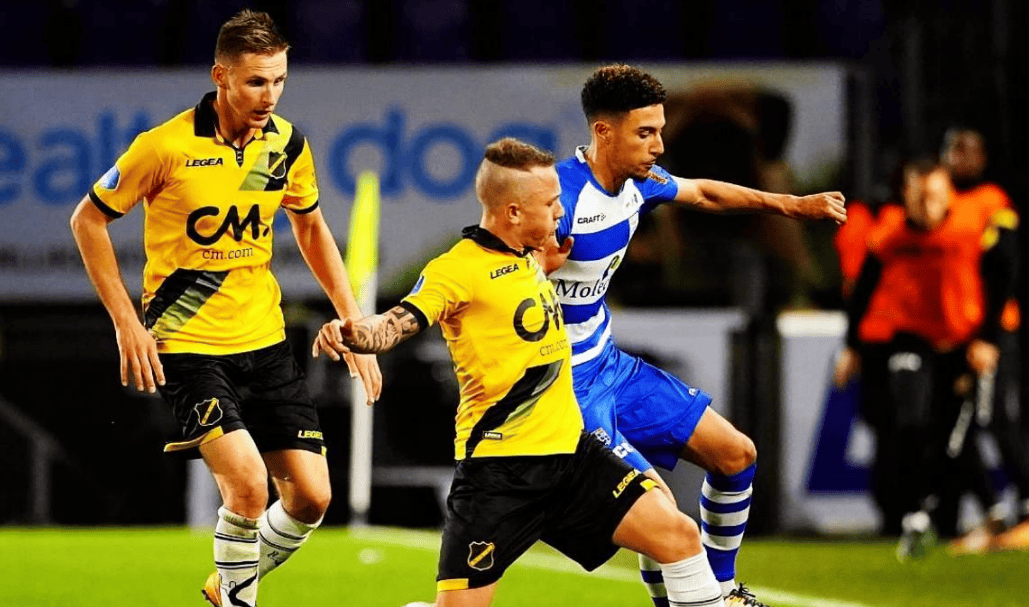 略显僵化的 略显僵化的