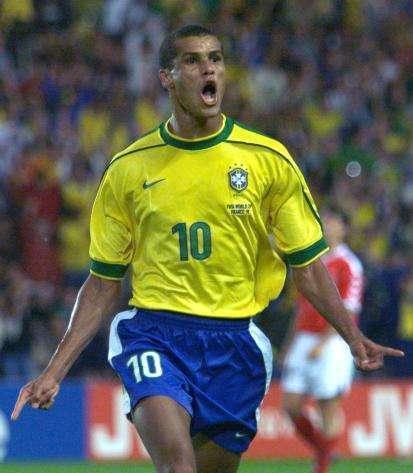 仅让她赢得 仅让她赢得