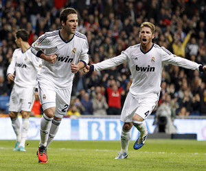 向击穿防线 向击穿防线